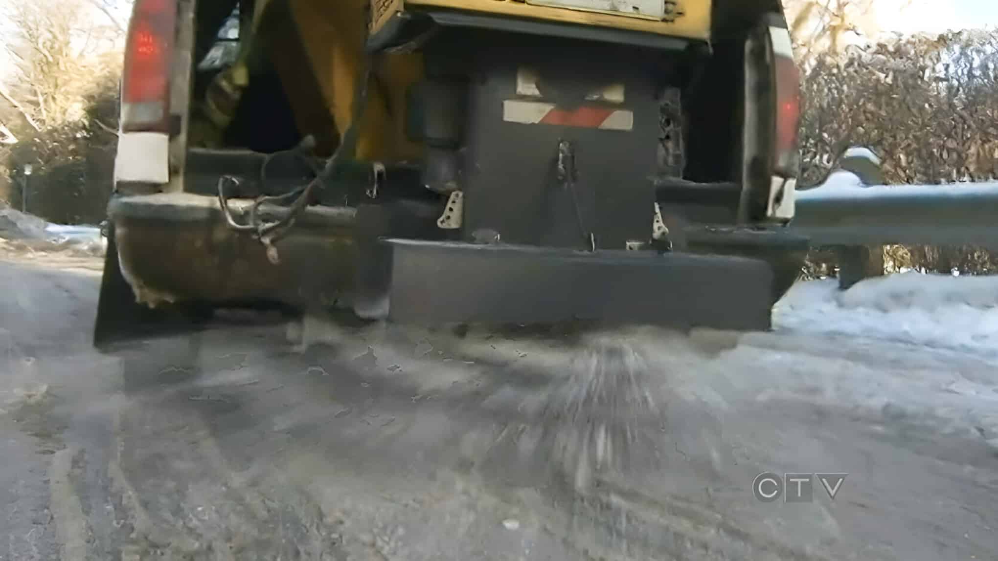 A close up of the front end of a construction vehicle.